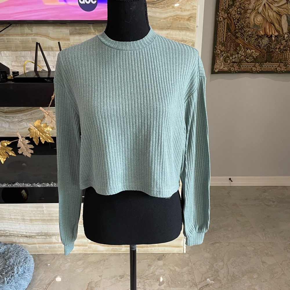 Shein Green Long Sleeve Knit Sweater. Size S